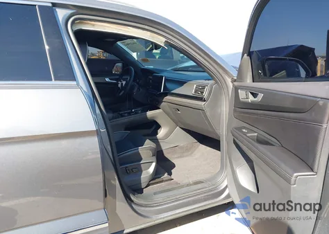 2024 Volkswagen Atlas Cross Sport 2.0T Sel Premium R-Line z USA, uszkodzony, nr VIN 1V2FE2CA3RC261113